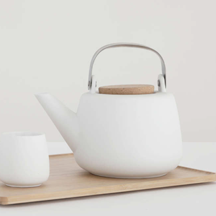 Porcelain Teapot- Viva Canada