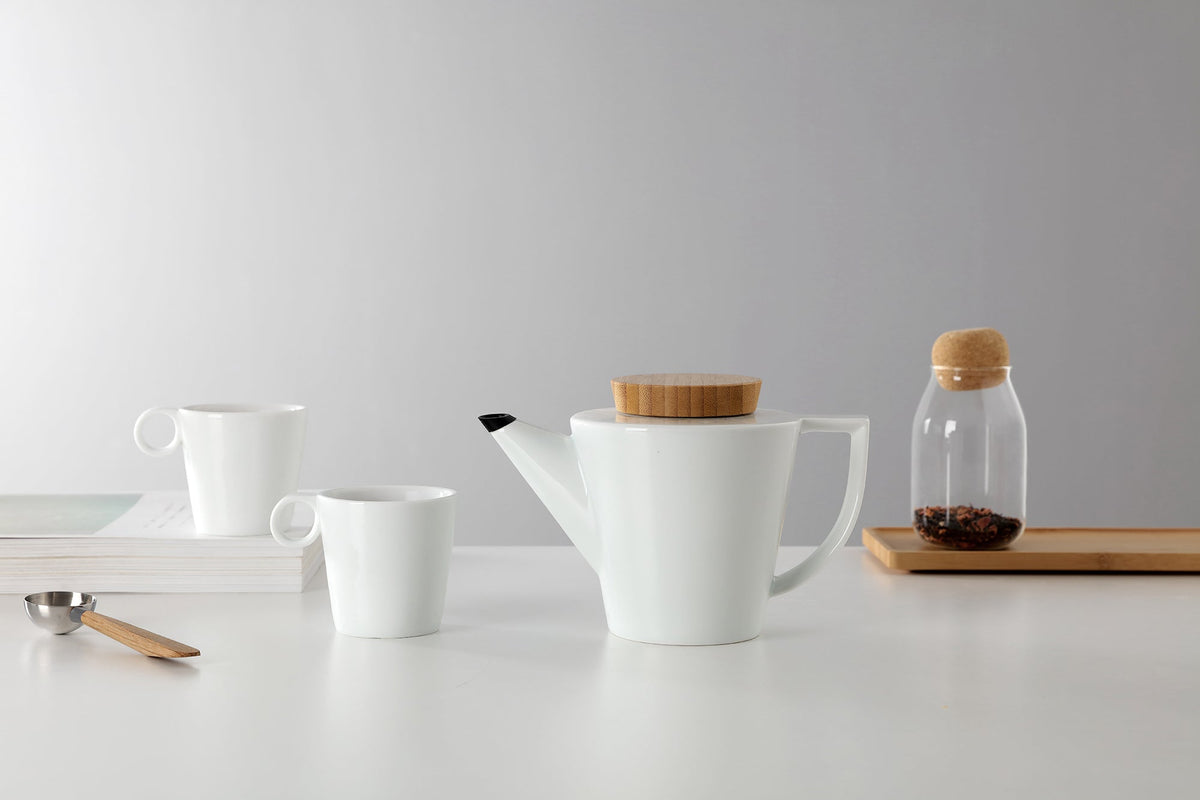 Infusion Porcelain Teapot With oak lid